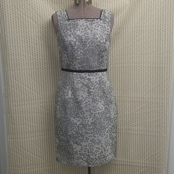 Ann Taylor Dresses & Skirts - Ann Taylor sleeveless black and white dress